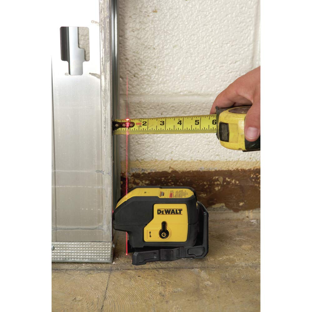 Self-Leveling 3-Beam Red Line Laser with Carrying Case O816555