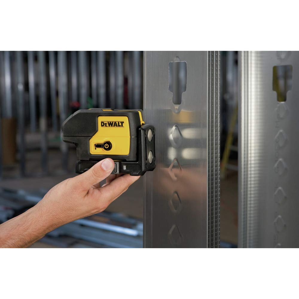 Self-Leveling 3-Beam Red Line Laser with Carrying Case O816555