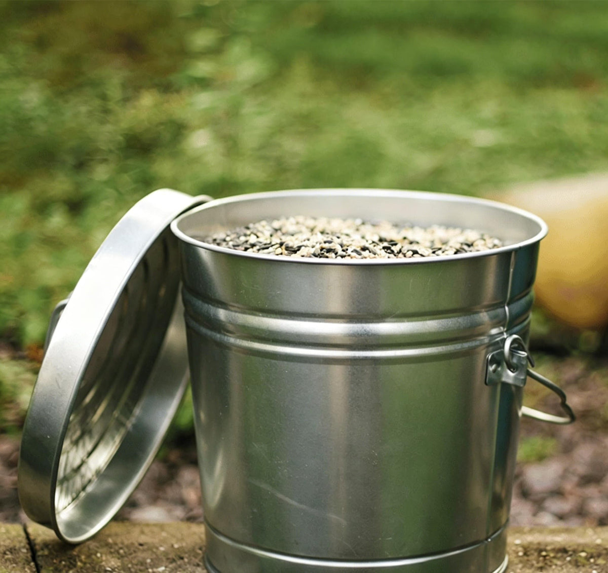 6-Gallon Galvanized Steel Locking Lid Storage Can Z8451