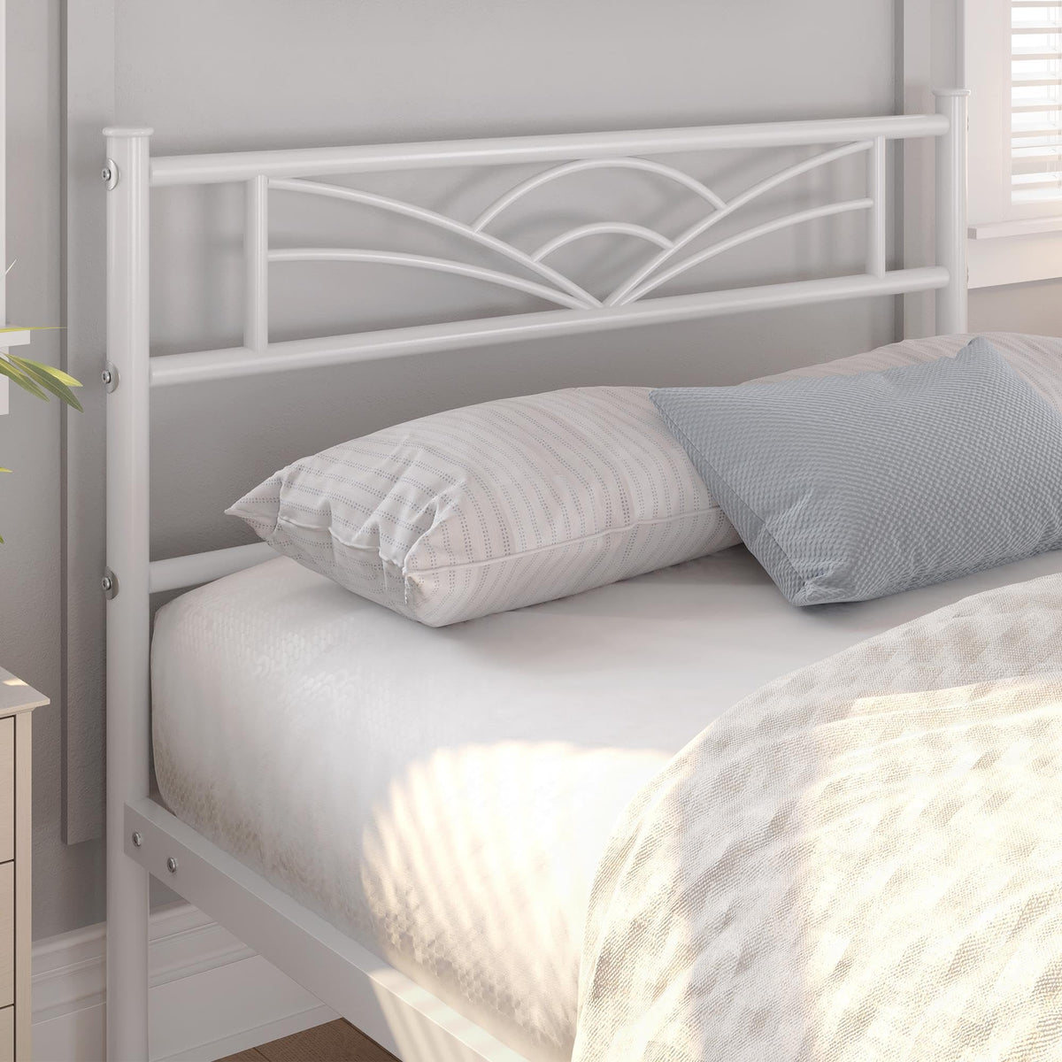 Twin Size White Metal Bed Frame with Headboard U227337